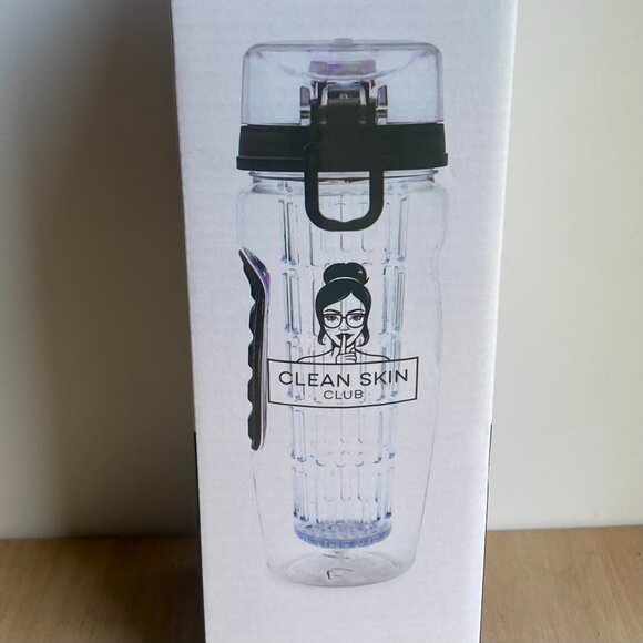 Clean Skin Club: Fruit Infuser Watter Bottle, 1 L, New in Original Packaging. - Picture 6 of 7